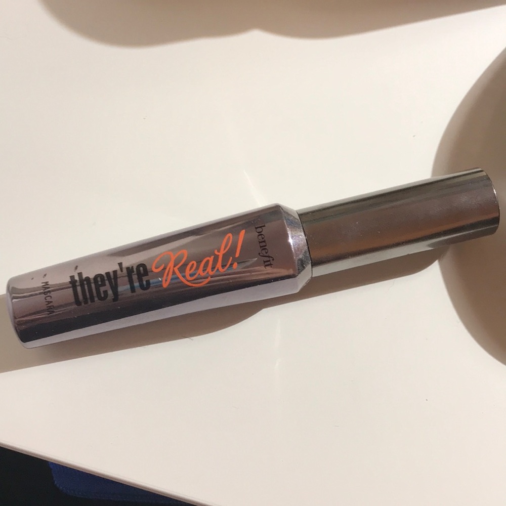 Brand new benefit mascara